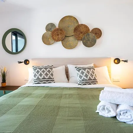 Oasis Del Sol 325 - Terrace, Pool & 7min Apartment *